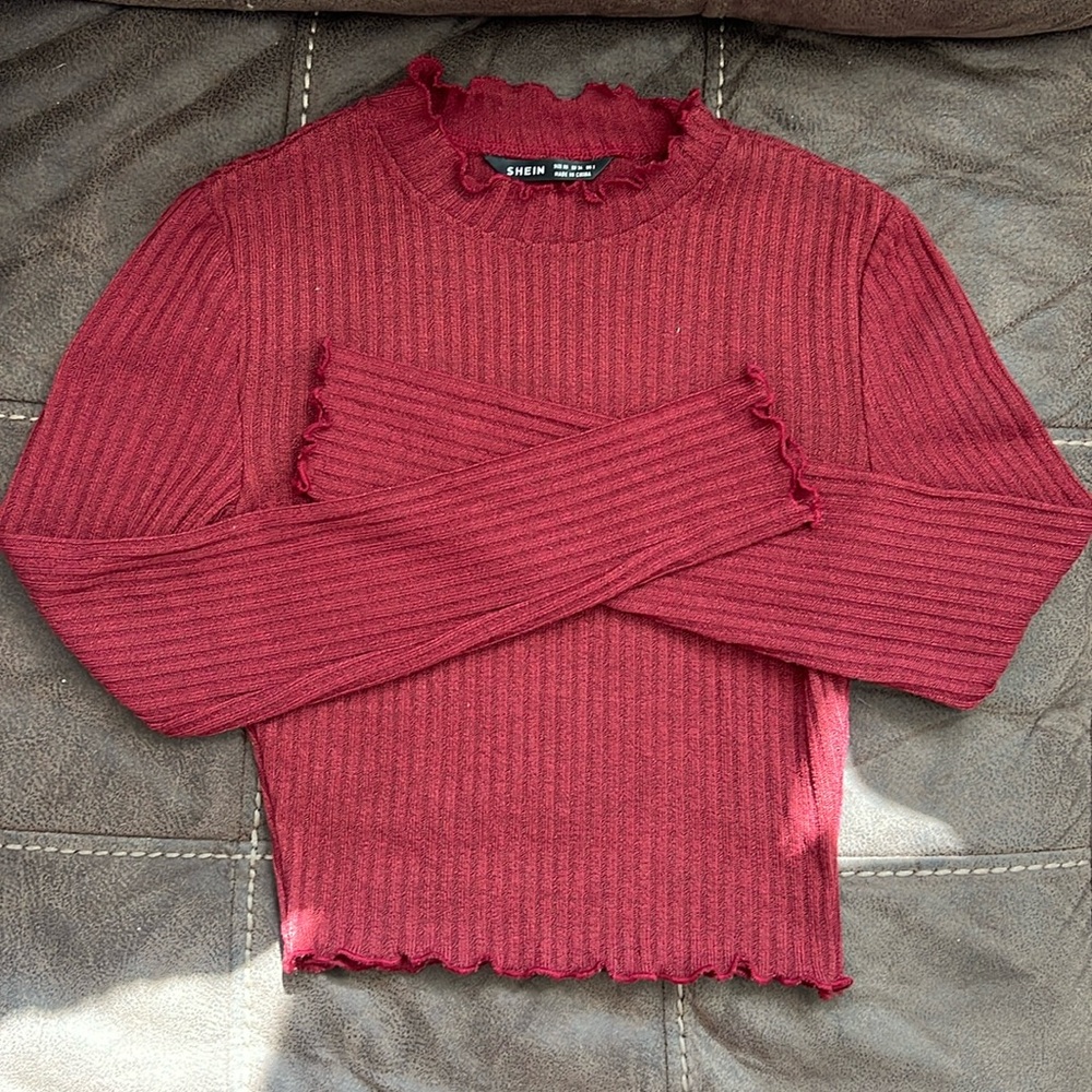 Lettuce trim solid maroon crop tee size XS
